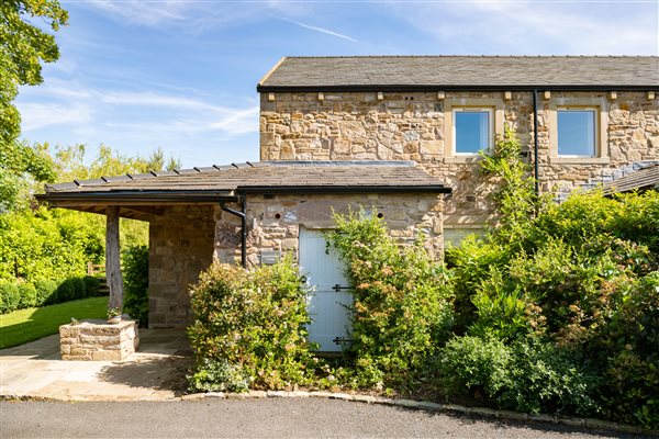 Countryside cottage with EV charger available 