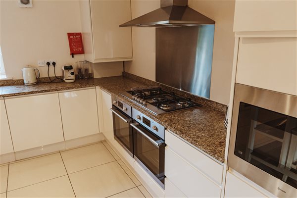 SELF CATERING KITCHEN