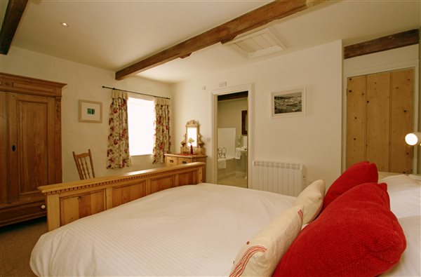 Wallis bedroom