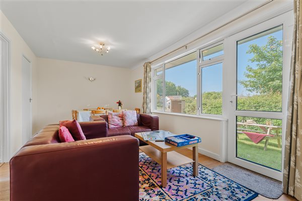 Lounge dining room Fuchsia Cottage