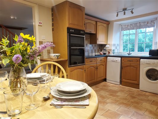 Lower Hearson Farm Annex kitchen