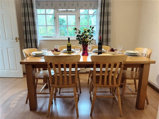Shippon at Lower Hearson Farm Cottages - dining table for family meals