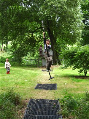 20m zip wire in the garden 