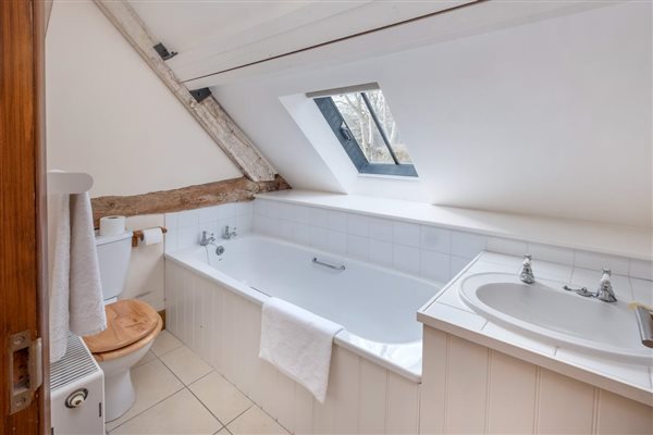 Master bedroom ensuite
