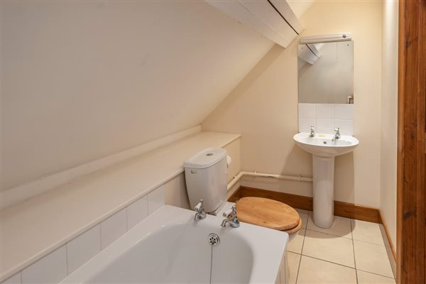 Ensuite first flor