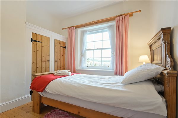 Bedroom in Swallow cottage