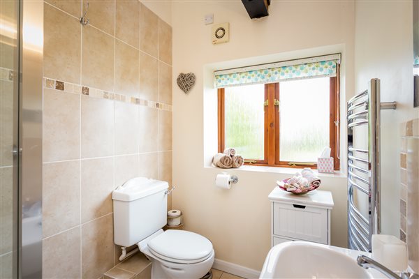 Bathroom in Oxen Cottage