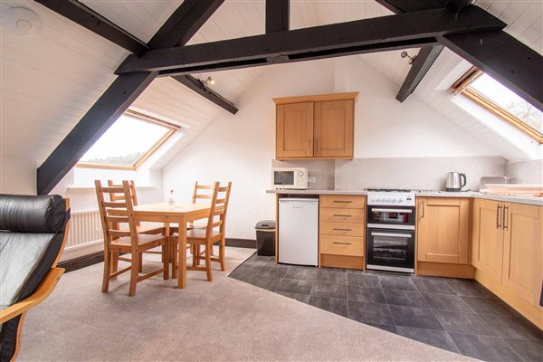 Kitchen/Dining area