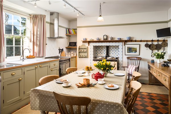 The Farmhouse Kitchen 