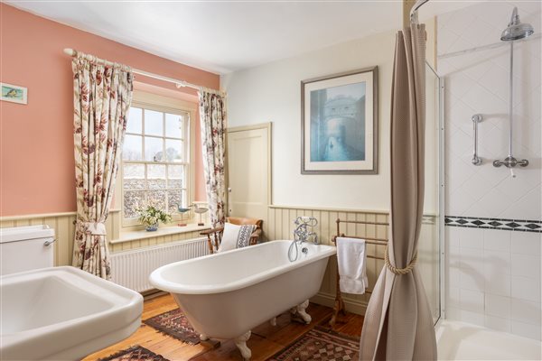 Farmhouse Bathroom