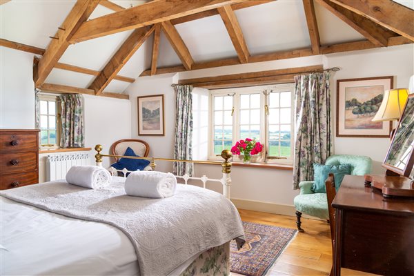 River Barn Master bedroom 