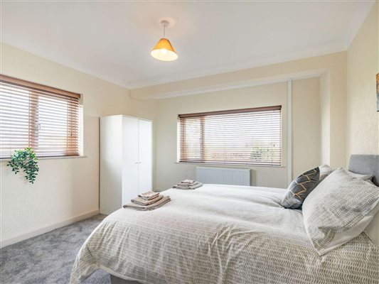 Main bedroom 2