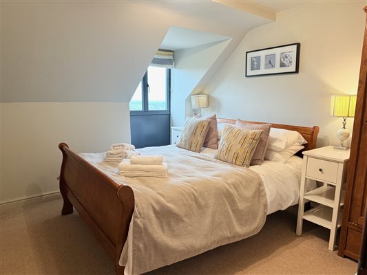Clover bedroom 1