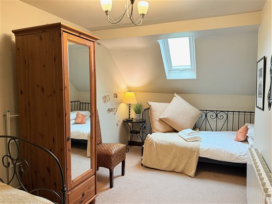 Clover bedroom 2a