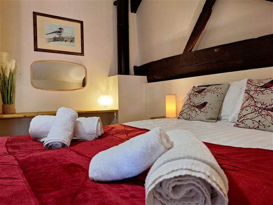 Double bedroom with dressing table