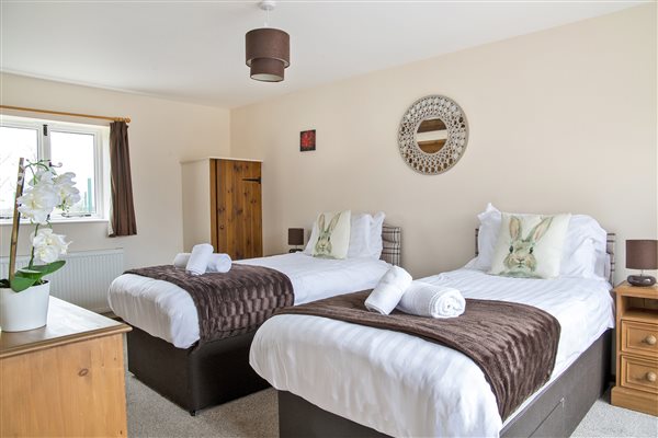 twin bedroom