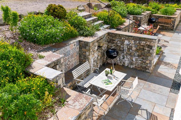 Outside Dining at Holiday Cottage