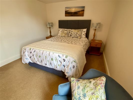 Master King bed Holiday cottage 