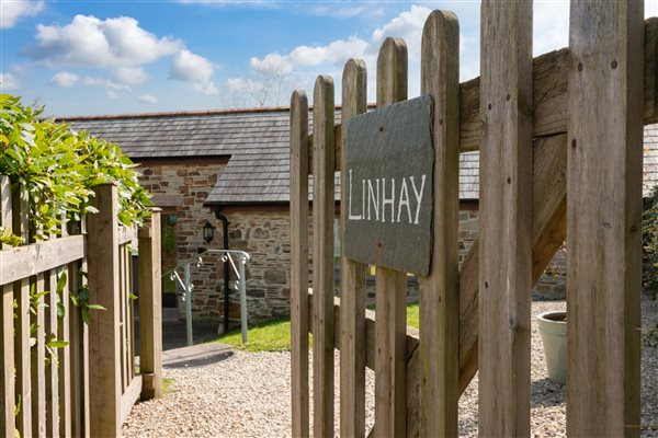 Linhay gate