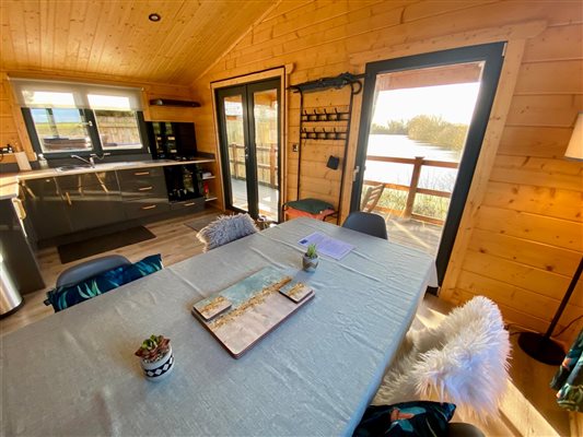 Large Lodge with hot tub