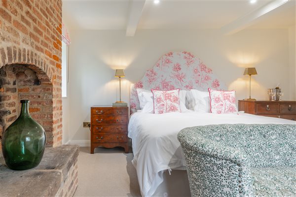 Abbey Grange bed 5