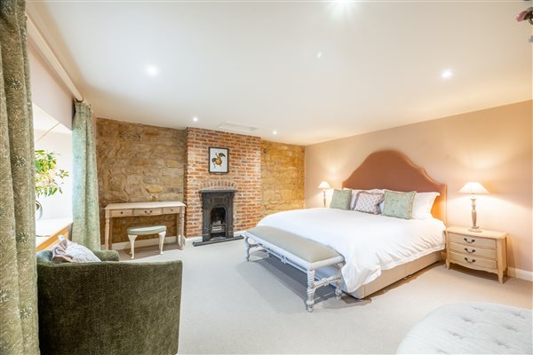 Abbey Grange bed 2