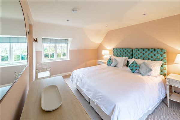 Abbey Grange bed 4