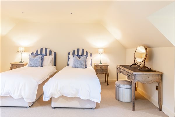 Abbey Grange bed 3
