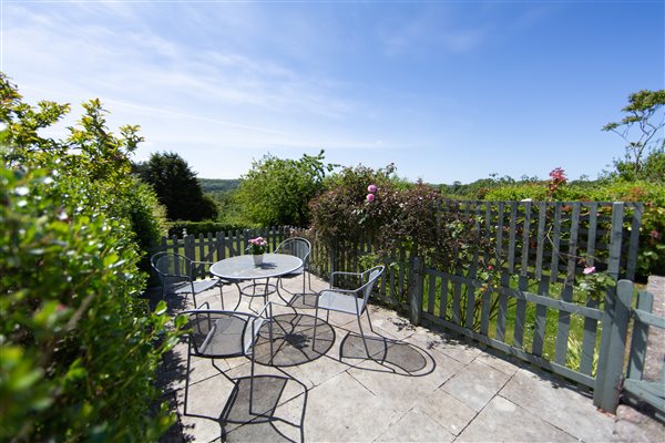 Rosemary Cottage - Outside terrace 