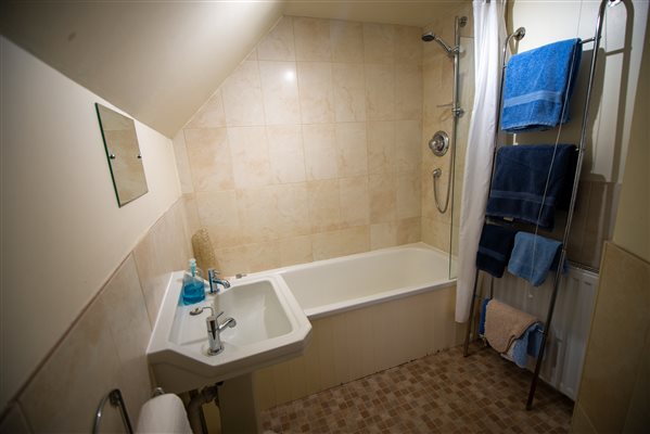 Garden Cottage Bathroom