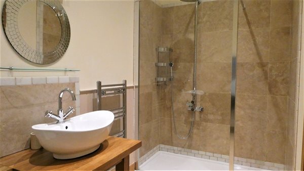 King Size En-suite | Nutcombe Barn | Nutcombe Holiday Cottages