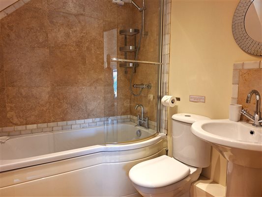 King Size En-suite | Cider House | Nutcombe Holiday Cottages