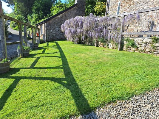 Nutcombe Cottage Garden | Nutcombe Holiday Cottages
