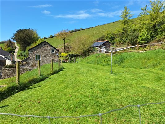 Dedicated Dog Garden | Enclosed dog garden | Nutcombe Holiday Cottages
