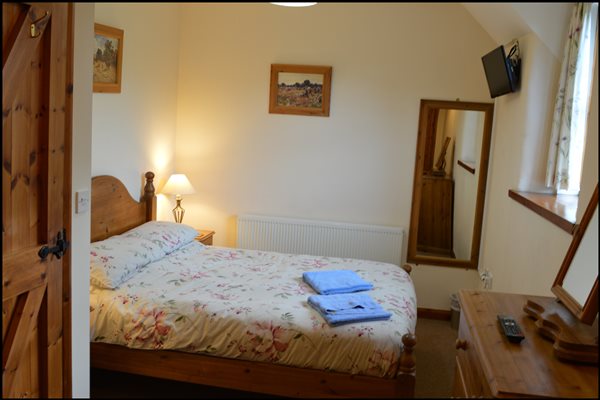 Cider_Cottage_double_bedroom