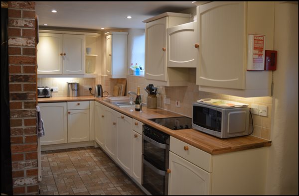 Cider_Cottage_kitchen