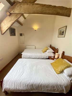twin bedroom