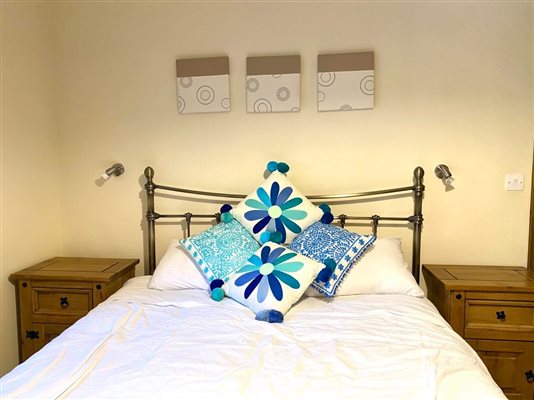 twin bedroom