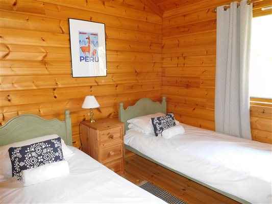 Twin bedded room in Pinetree lodge