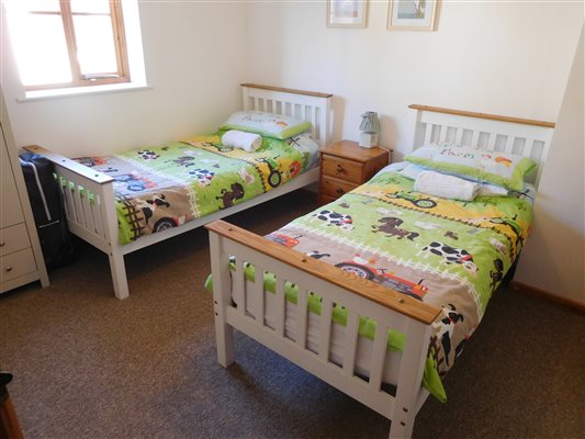 Twin beds with farm bedding
