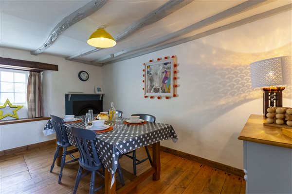 Honeysuckle Cottage, Sleeping 4 & Dog- Friendly - Dinning Room