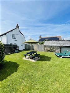 Court Farm Holidays