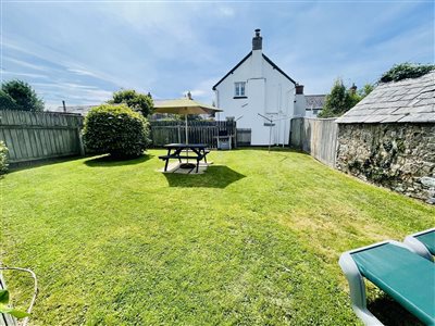 Court Farm Holidays