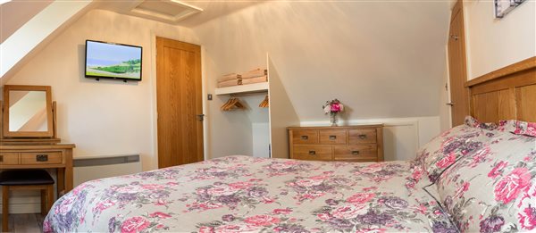 Oakloft Bedroom