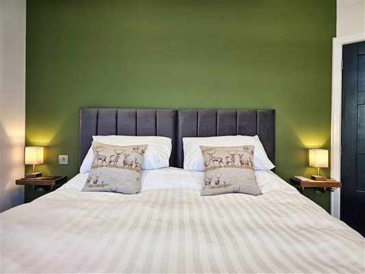 Woodland lodge super king bedroom