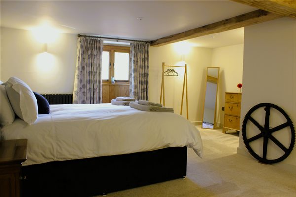 Hop Kiln Bedroom with original features example