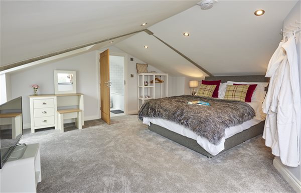 King Sized Bedroom King Sized Bedroom