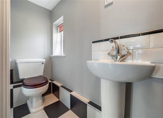 Grange toilet 1