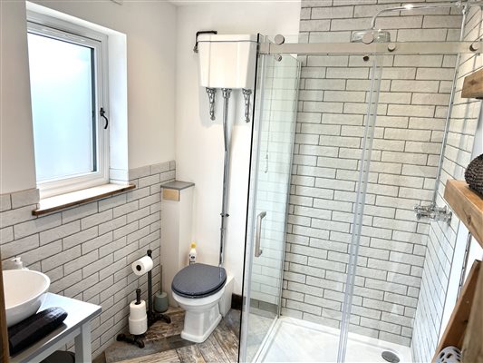 Downstairs bathroom Deer Den