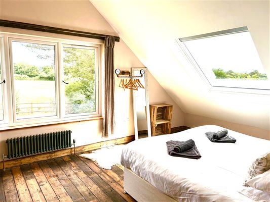 Bedroom 1 Deer Den 